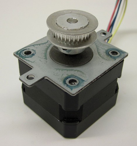 Motor paso a paso Vexta Oriental PK243-01A-C56, 2 fases 1,8°/paso, 4 VDC 0,95A - Imagen 3 de 5