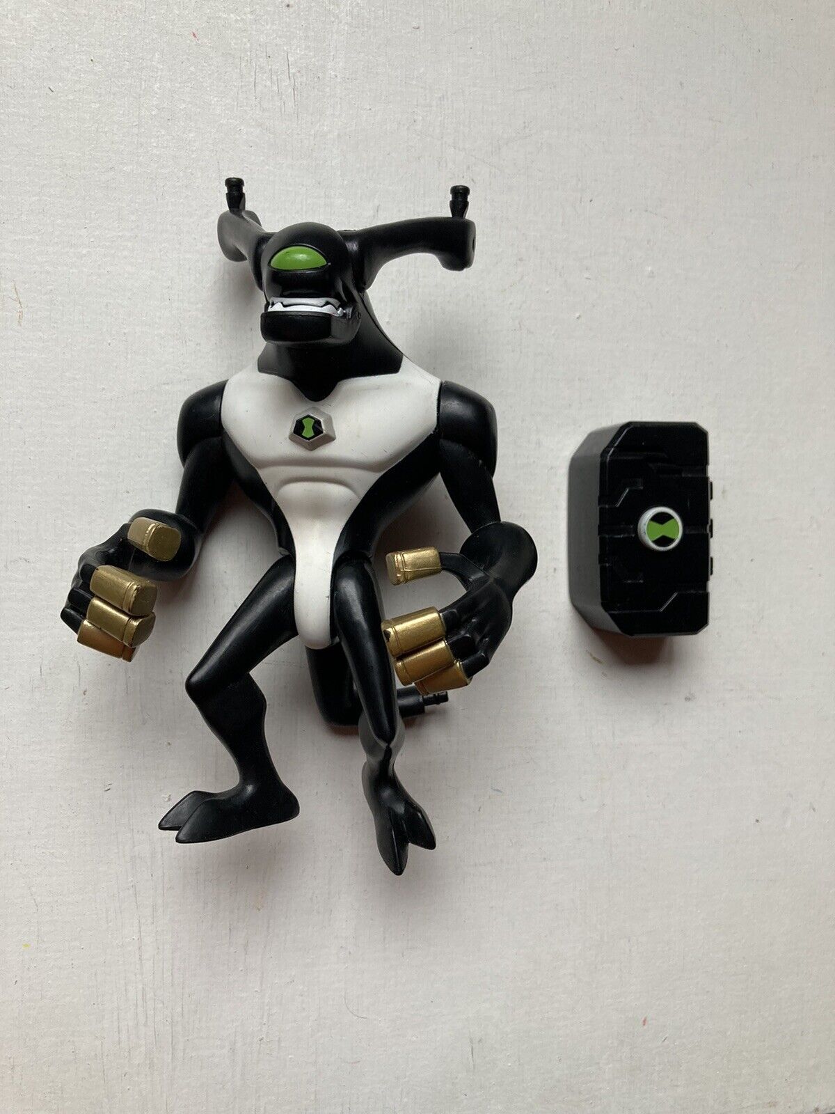 Novo Boneco Figura de Açao Ben 10 Omniverse Ben Classico 645 em