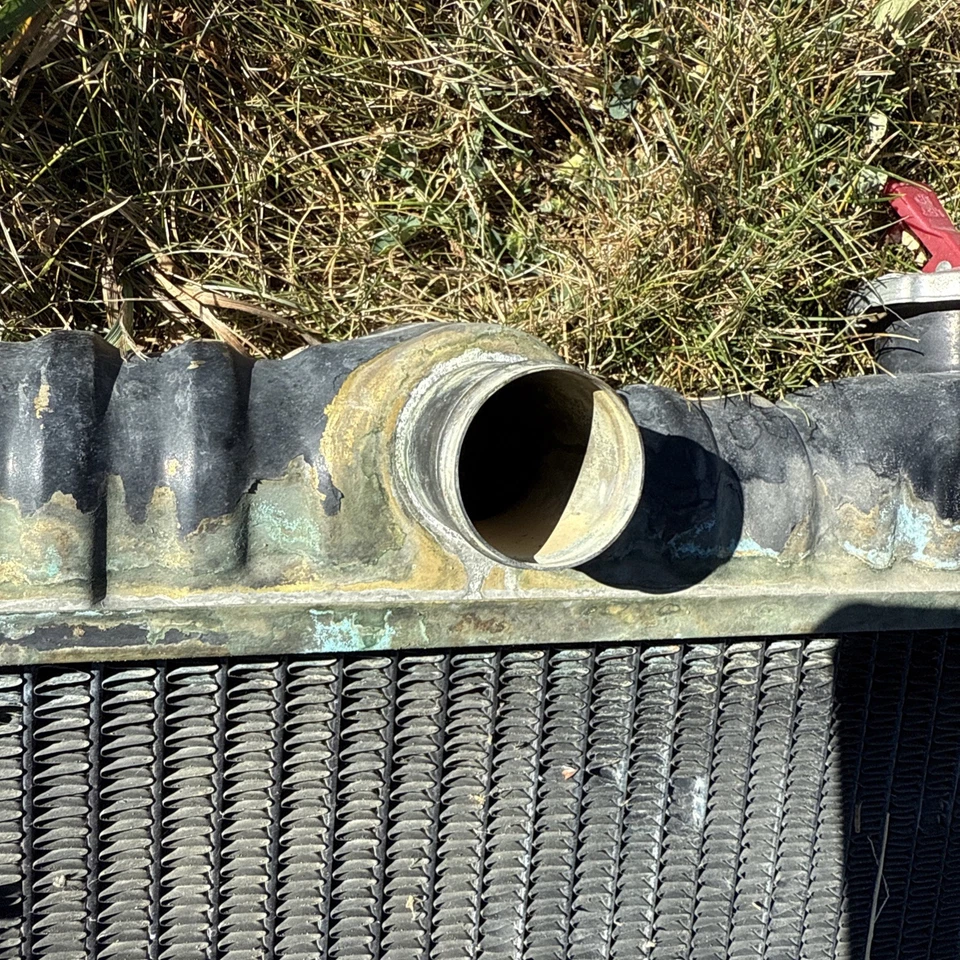 DATSUN 280ZX 1982-1983 TURBO FAIRLADY S130 CONJUNTO DE RADIADOR NO TURBO Foto 2 de 4