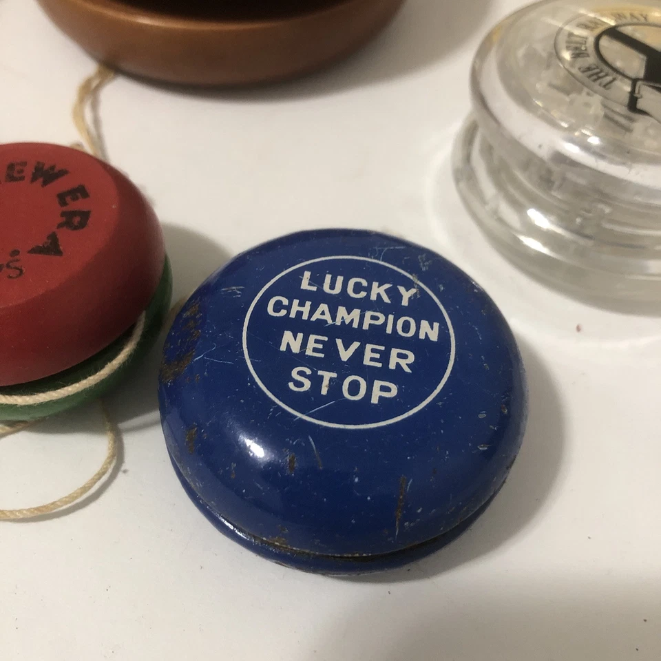 Lot of 11(70s) Duncan Yo-Yos - Butterflies +++Vintage / Rare Wooden and Plastic - Image 3 of 4