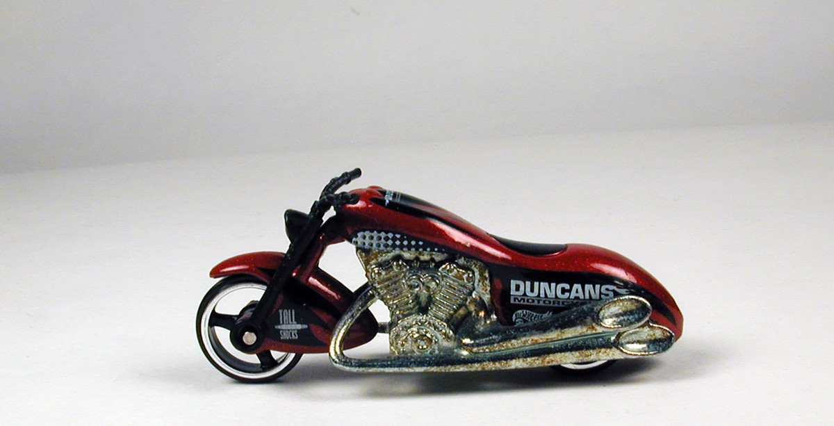 ホットウィール　Scorchin&#39; Scooter Amazon.com: Hot Wheels - Die-Cast Scorchin' Scooter Duncan