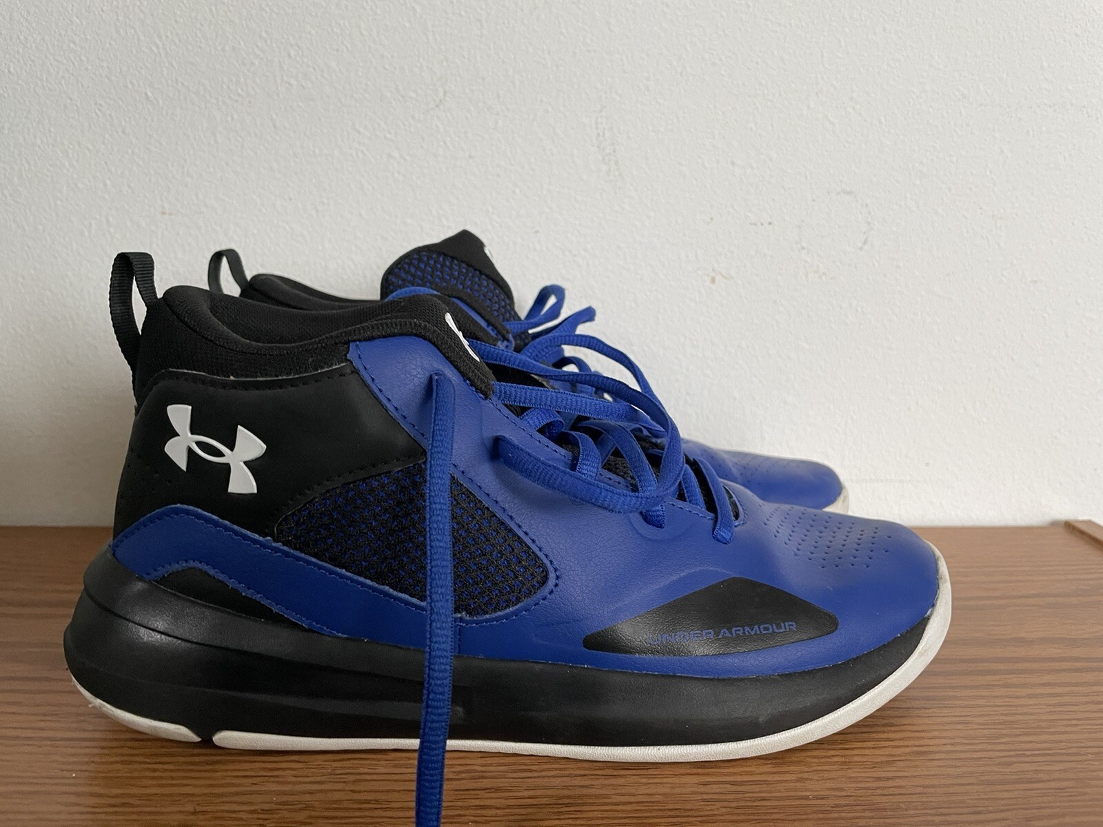 Under Armour Black Blue High top Basketball Shoes Size 7Y