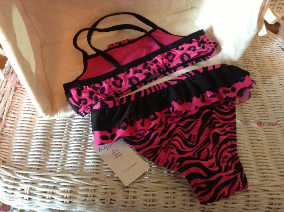 JUEGO DE BIKINI BABY PHAT FUCSIA ESTAMPADO ANIMAL CON VOLANTES EN CAPAS ~ TALLA 4 NUEVO CON ETIQUETAS $44 Foto 2 de 4