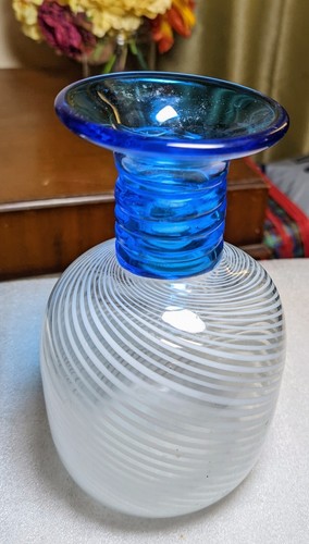 Vintage Handblown 8" Clear Art Glass Vase With White Swirls & Blue Neck & Rim - Picture 7 of 10