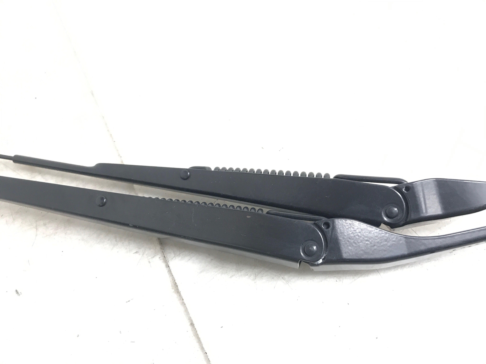 2017-2020 FERRARI GTC4LUSSO WINDSHIELD WIPER ARM SET 83994400 82196200 OEM