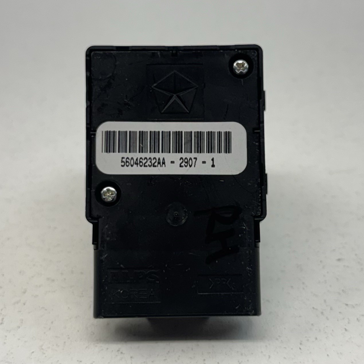 14-24 Maserati Ghibli Passenger Right Front Seat Control Switch Pair OEM