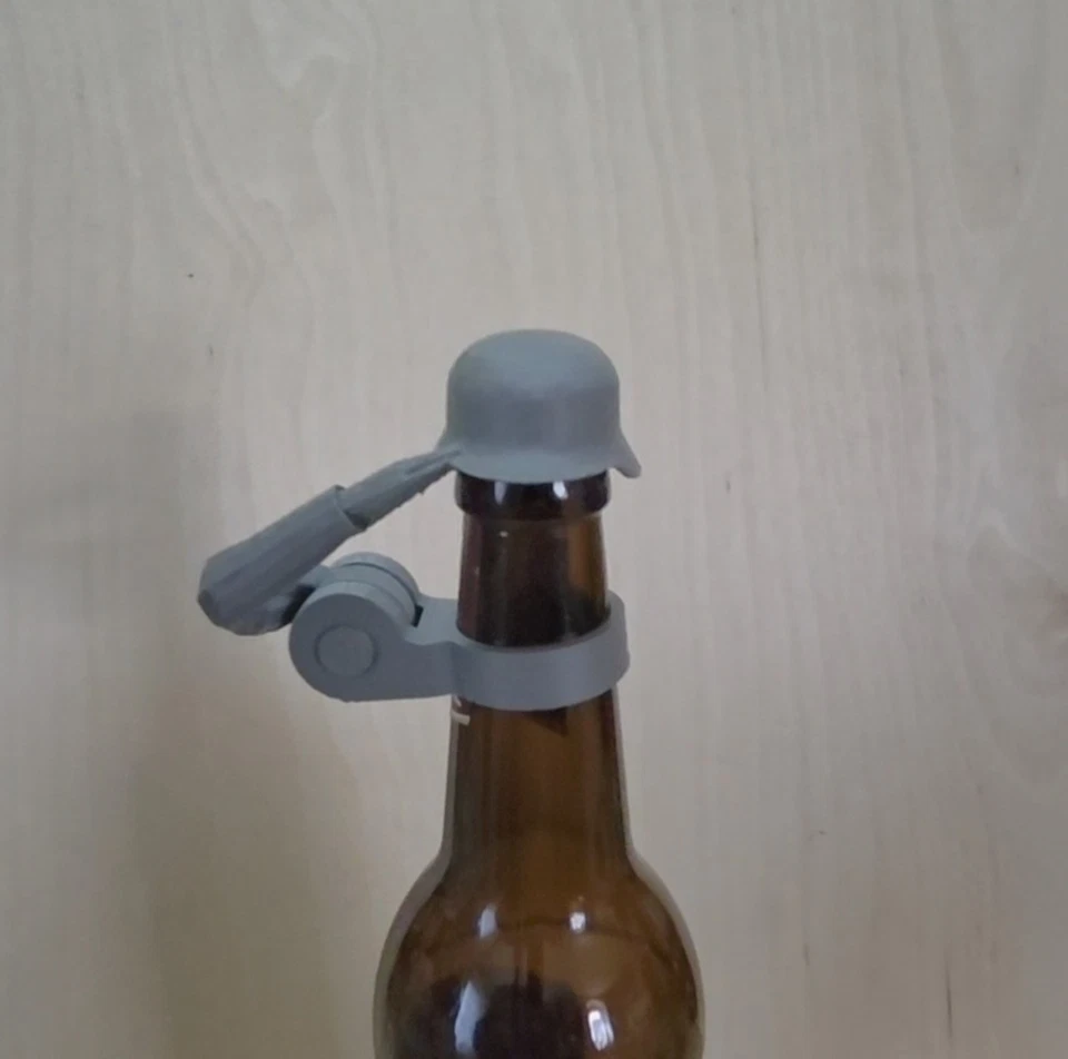 Bierhelm - versch. Farben - Soldat Militär Gruß Bierflasche InsektenSchutz Kappe - Bild 3 von 4