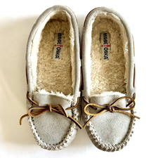 MINNETONKA Womens Sz 9 Leather Moccasin Slippers Light Gray - READ prior to buy