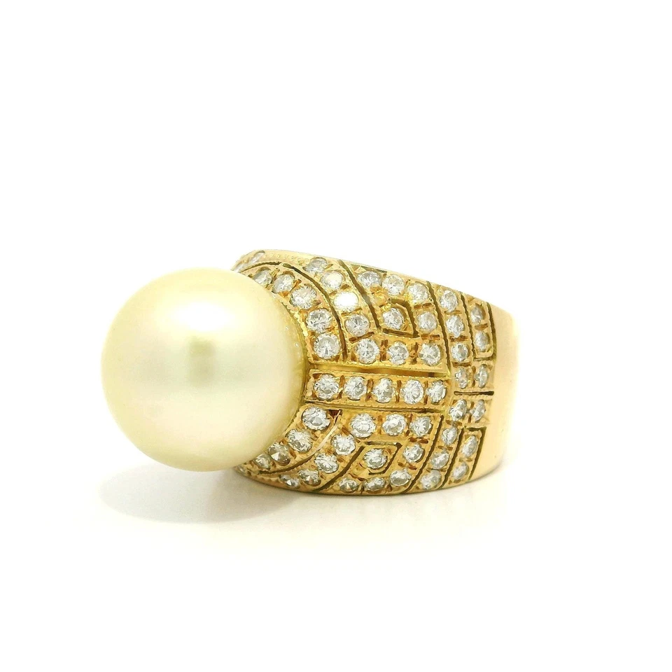 Anillo ancho grande de oro amarillo de 18k de 12,8 mm con mosaico pavé de diamantes Foto 3 de 4