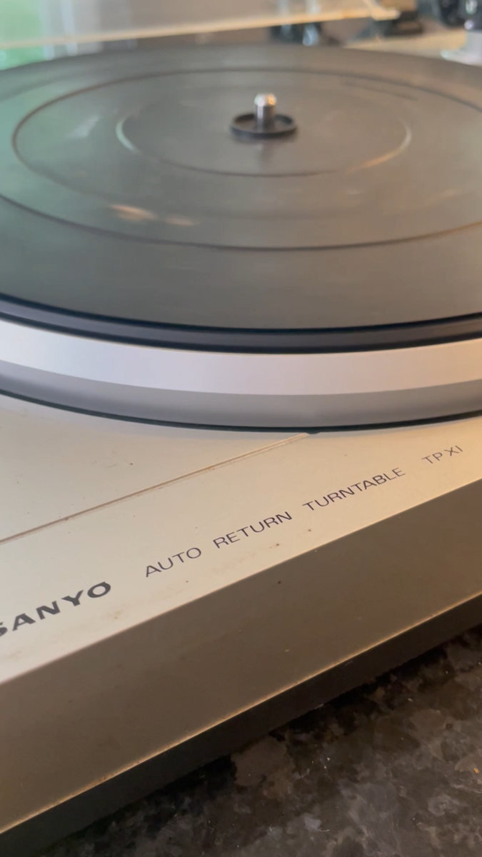 Sanyo TP X1 Vintage Direct Drive Turntable with Auto Return