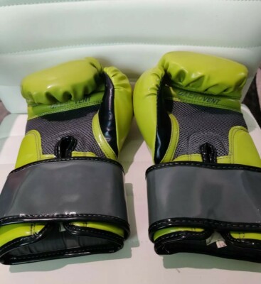 Title Boxing GLOVES Kinetic Aerovent Palm Hook and Loop Training-SIZE Large 