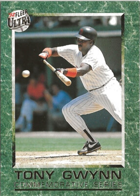 1992 Fleer Ultra Tony Gwynn Award Winner #7 San Diego Padres HOF