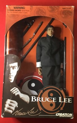 1999 Bruce Lee Action Figure By Creation Ent. 1:6 scale w Weapons & Stand NIB