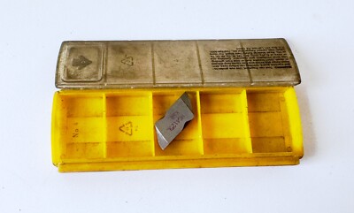 (1) KENNAMETAL NG4125L TOP NOTCH K68 Carbide Grooving Insert 1113612 USA