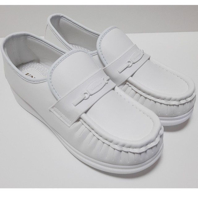 womens white nursing shoes