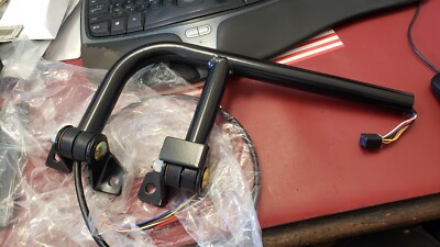 NEW IN BOX Rosco Mirror ASY2115 - BRACKET/ARM ASM, AMTRN, D/S,  ZRASY2115 (E2-1)