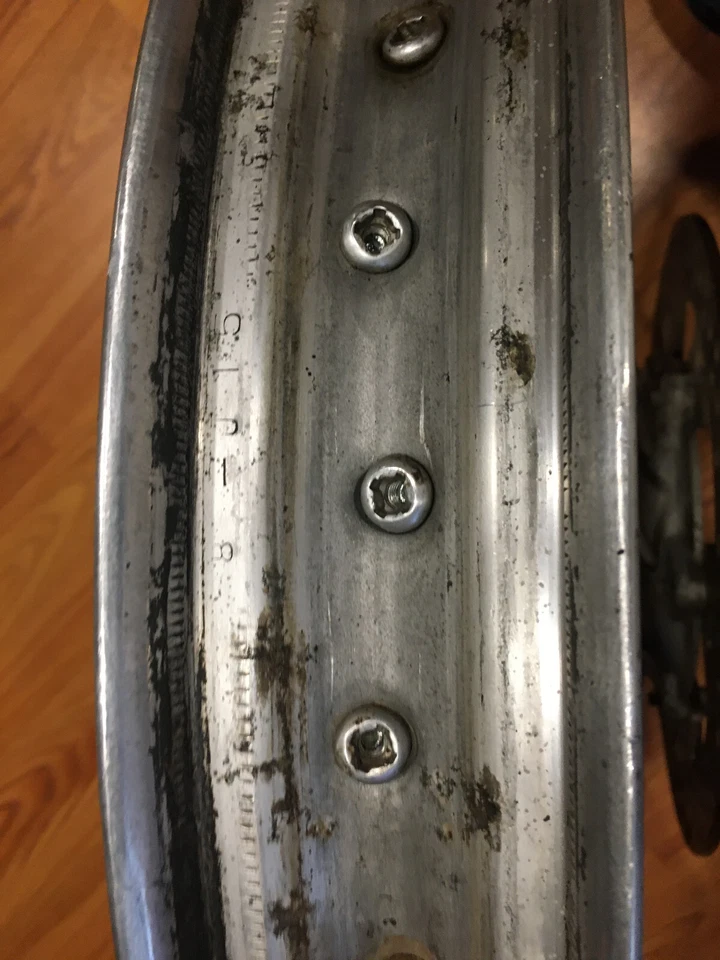 99 YAMAHA YZ250 YZ400F OEM LLANTA TRASERA 5ET-25311-00-00, 94421-19602-00 Foto 4 de 4