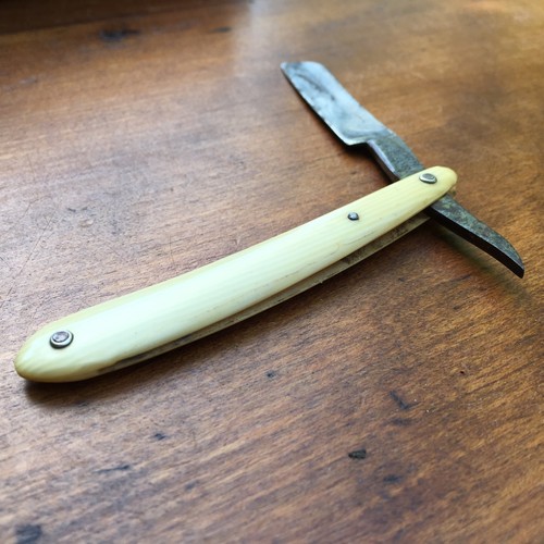 Antique Celluloid Handle Corn Razor Folding Straight Razor - Picture 5 of 9