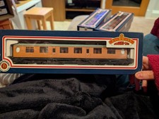 BACHMANN 'OO' GAUGE 34-477 LNER POST WAR BROWN Thompson 1st class corridor coach