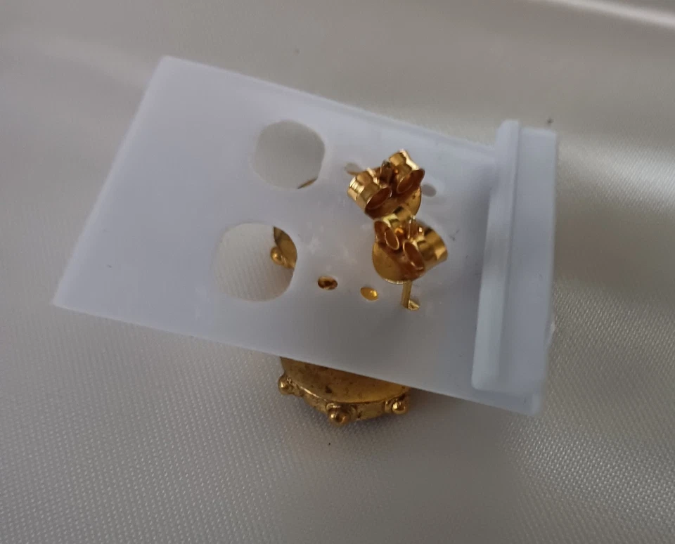 Espinela aterciopelada índigo violeta redonda de 7,40 quilates de plata de ley 925 hecha a mano placa de oro Foto 2 de 4