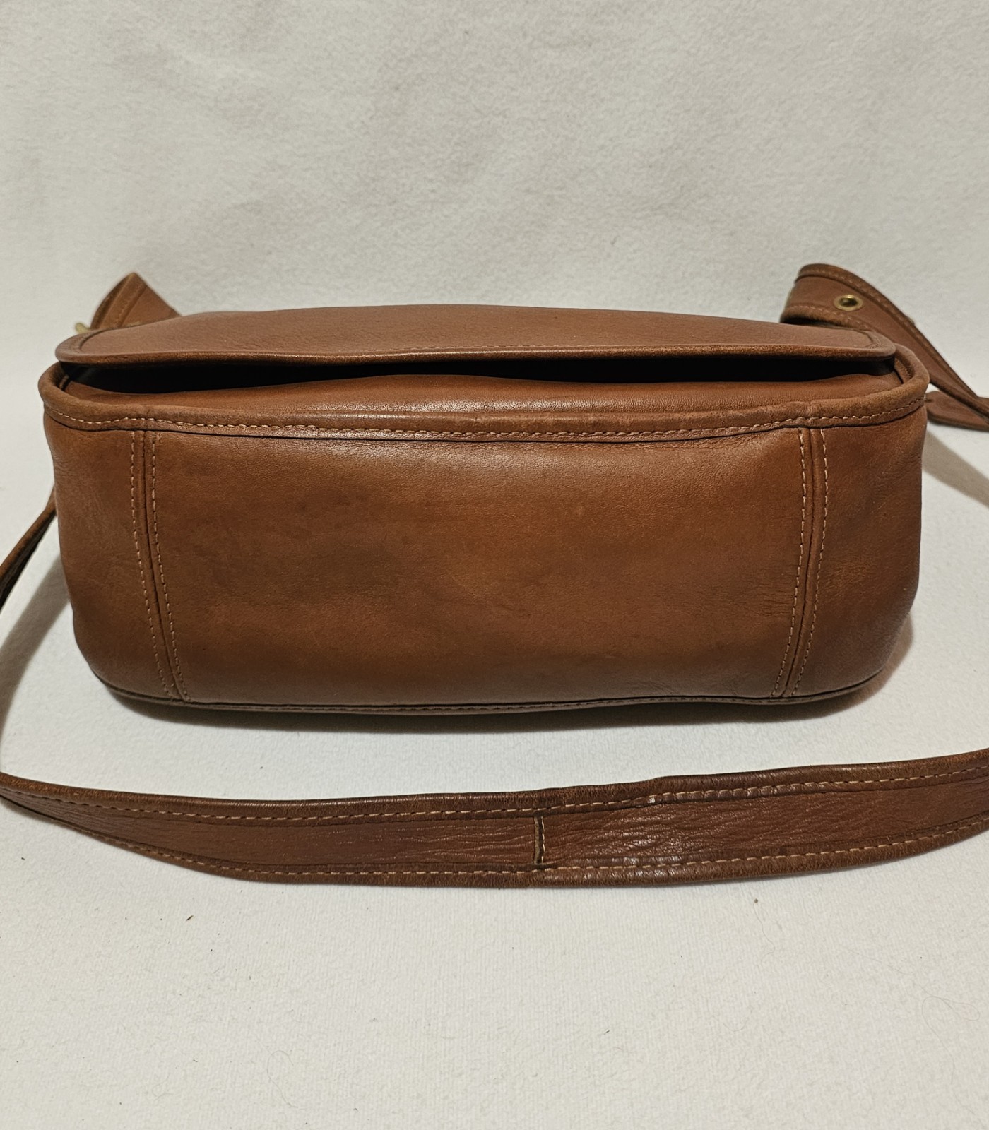 COACH Patricia Legacy 9951 Crossbody Tan Brown Leather Saddle Bag Vintage thumbnail 4