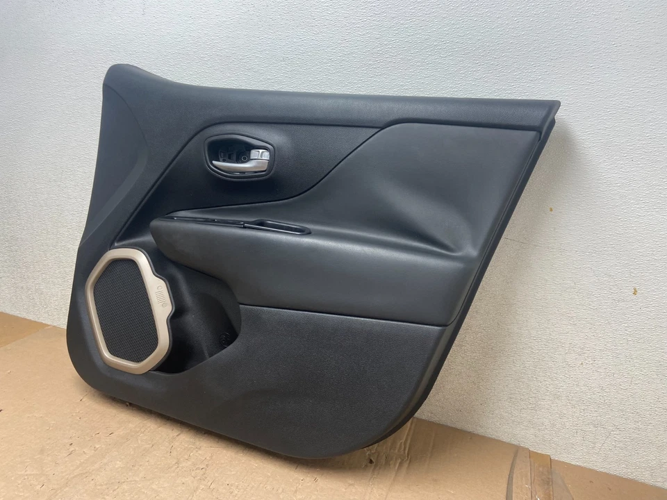 Jeep Renegade 2016 a 2018 puerta de panel lateral del pasajero delantero derecho R3062 DG Foto 2 de 4