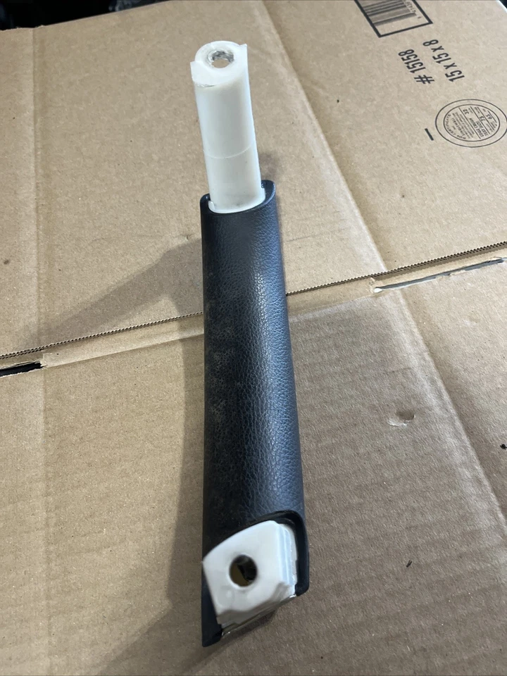 06 08 NISSAN 350Z CUPÉ DERECHA LADO PASAJERO PUERTA TIRADOR EMPUÑADURA OEM Z2 Foto 3 de 4