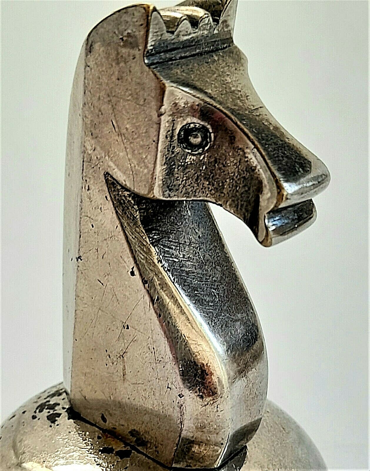 Art´Decó 1930s Horse Head hood ornament. emblem. Radiator cup.