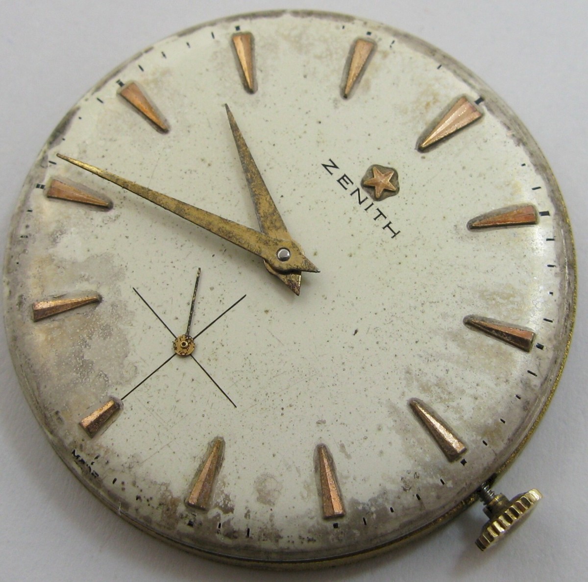 Zenith 40 T 17 jewels watch movement #5136926 for project or parts