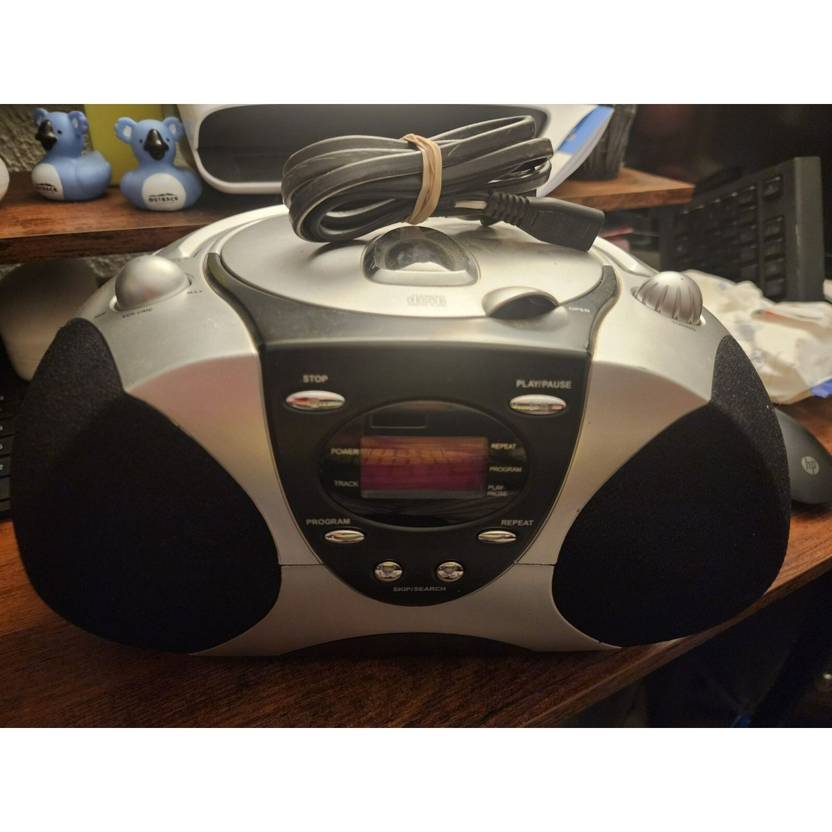 Durabrand AM/FM Radio with CD Player Model CD-1095 | eBay