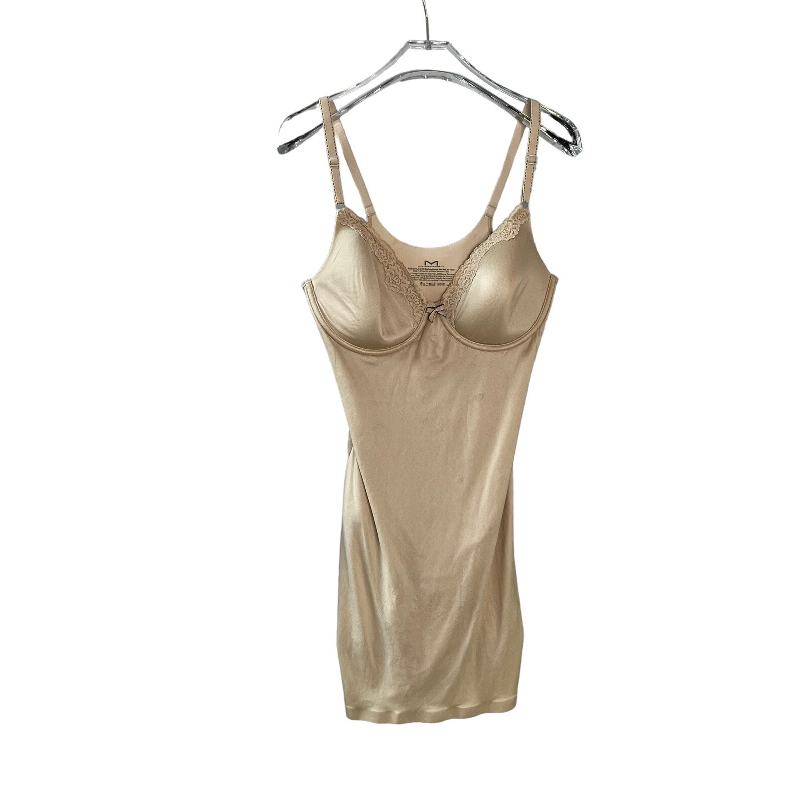 Le tailleur beige, obsession mode du printemps | Vogue France