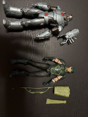 DC 1/10 Action Figures Injustice Green Arrow McFarlene Toys, DC Direct Cyborg