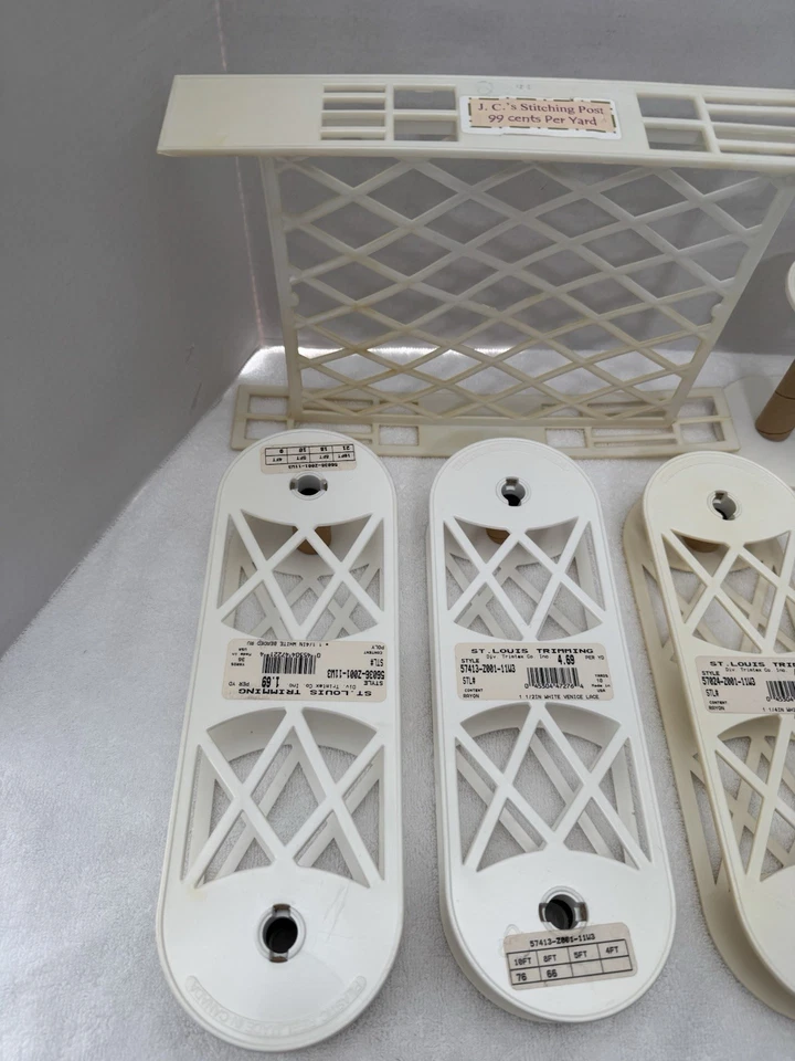 Vintage Plastic Spool for Lace, Trims, elastic, ric rac or Ribbons - Image 4 of 4