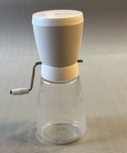 Vintage Federal Housewares Embossed Glass Chicago, Illinois Cream Nut Grinder 33