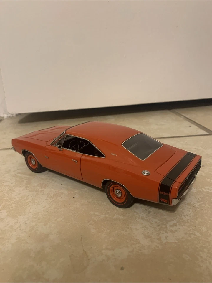 Cargador Hemi R/T 1969 fundido a presión 1/24 Danbury como nuevo Foto 2 de 4