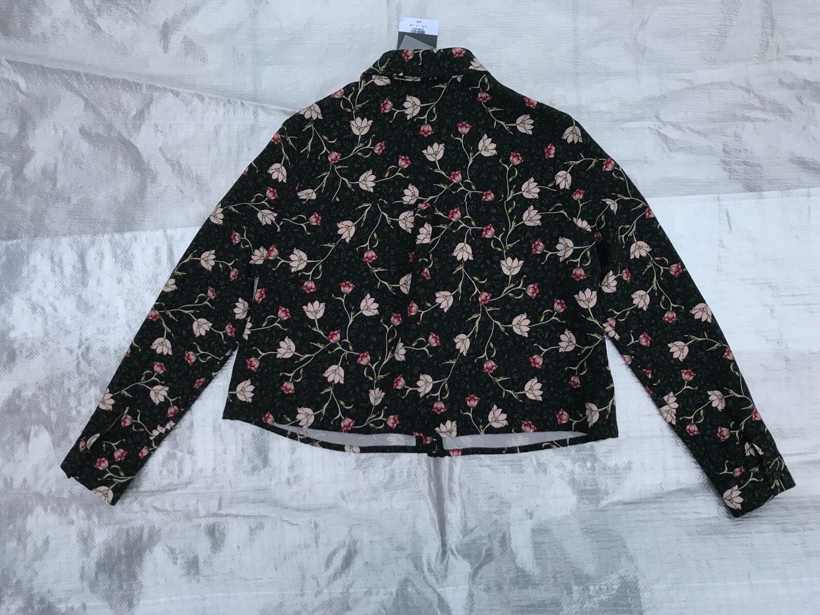 BNWT LADIES " TOPSHOP " BLACK FLORAL PRINT CROP SHIRT - UK 8 ! RRP £39 image 6
