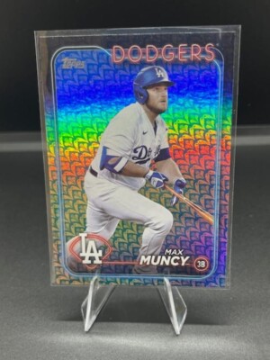 2024 Topps Max Muncy ''Easter Holiday Foil SP'' (Los Angeles Dodgers) #314
