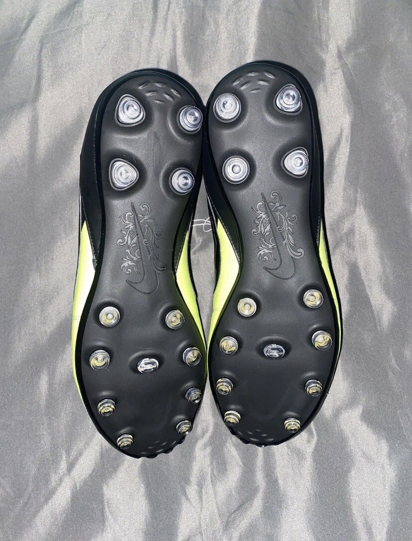 マロンtfブラック38 Football boots Nike The Premier III TF | Foot-Store