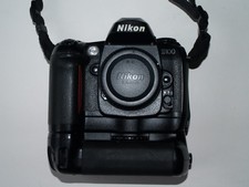 NIKON D100 DIGITAL SLR BODY,WITH MB-D100 GRIP
