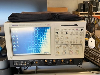 TEKTRONIX CSA7404B COMMUNICATIONS SIGNAL ANALYZER 4 (BOOTED/POWER TESTED ONLY)