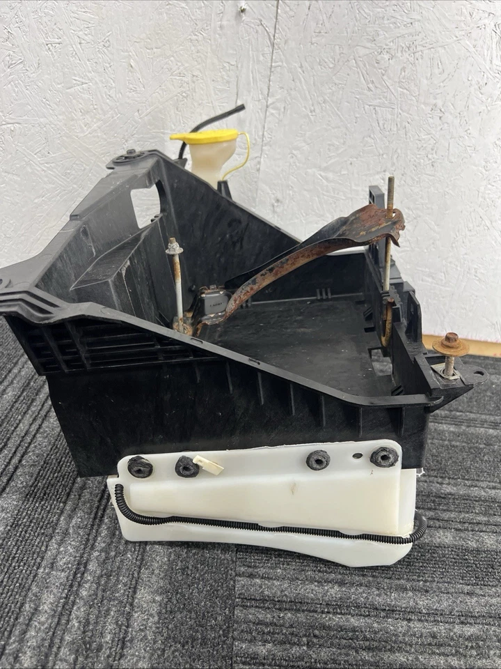 11-16 Ford F250 F350 6.7 Battery Tray Windshield Washer Fluid Tank Reservoir OEM - Image 4 of 4