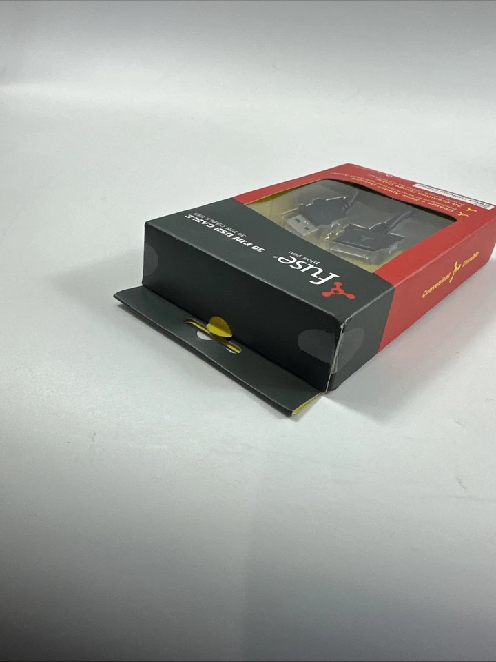 Fuse 30 Pin USB Cable for ipod, iphone, ipad 30 pin adapter - Image 4 of 4