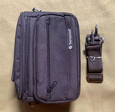 Samsonite padded camera/camcorder bag. Never used. Approx 9.5 x 6.5 x 4