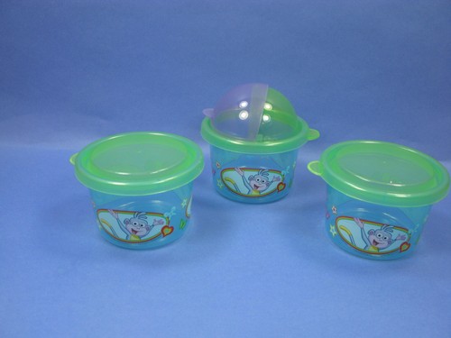 DORA THE EXPLORER 3 D TOP water bottle with straw, 3 snack and 2 food CONTAINERS - Picture 8 of 12