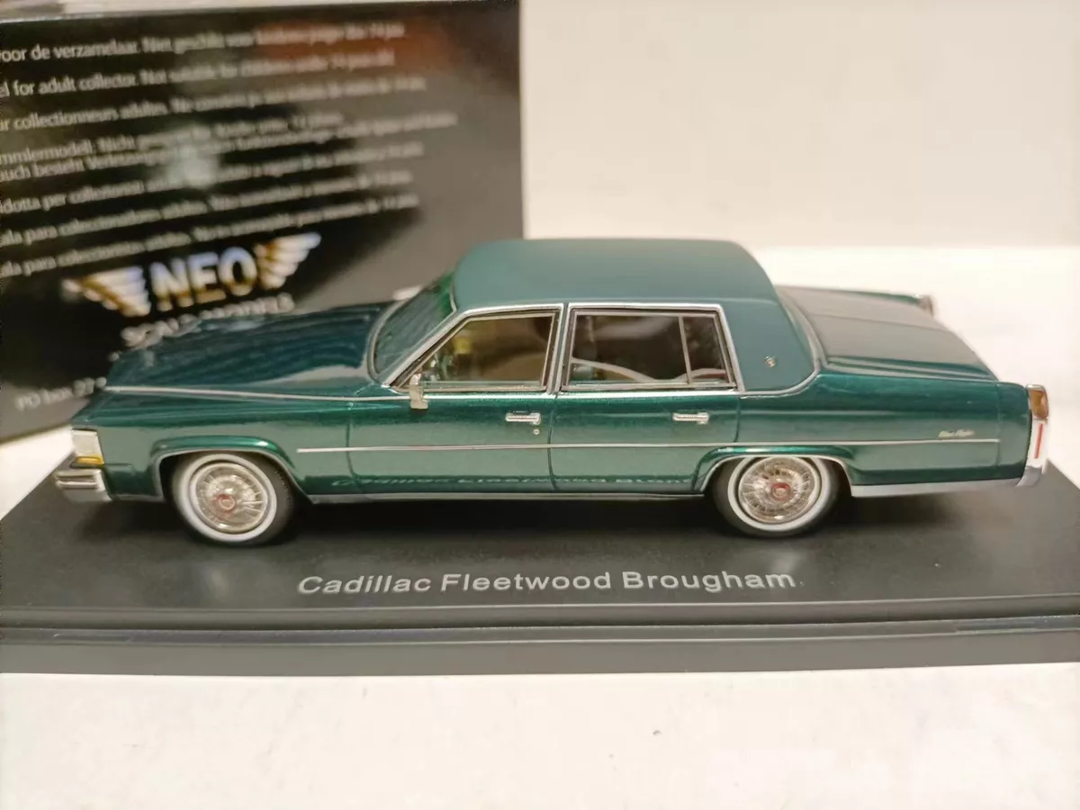 Neo 1/43 Cadillac Fleetwood Brougham 1982 Resin Car Model