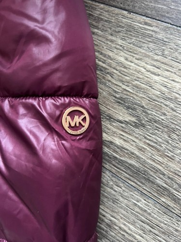MICHAEL KORS GIRLS PUFFER COAT SIZE 14 WINE COLOR WITH FUR - Picture 4 of 5