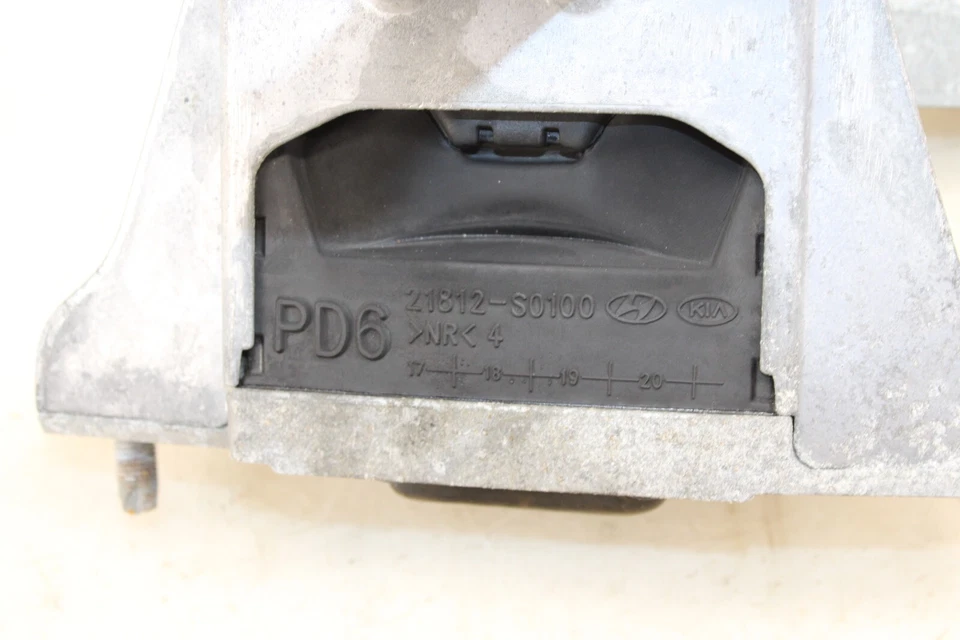 2019-2022 Hyundai Veloster N Right Engine Mount 21810-S0100 OEM LF44 - Image 2 of 4