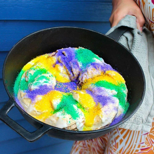 Bayou Classic Covered Skillet - Thumbnail 2