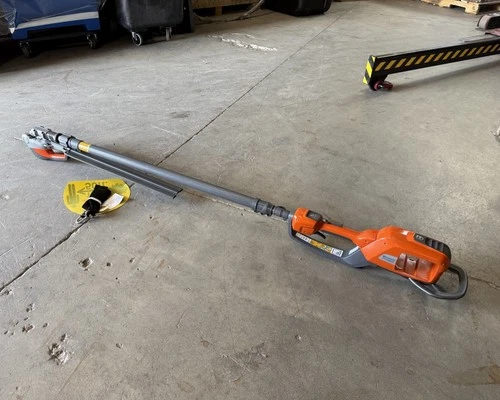 HUSQVARNA 520IHT4 Battery-Powered Hedge Trimmer MAX Platform 22" Cutting Wd 22"