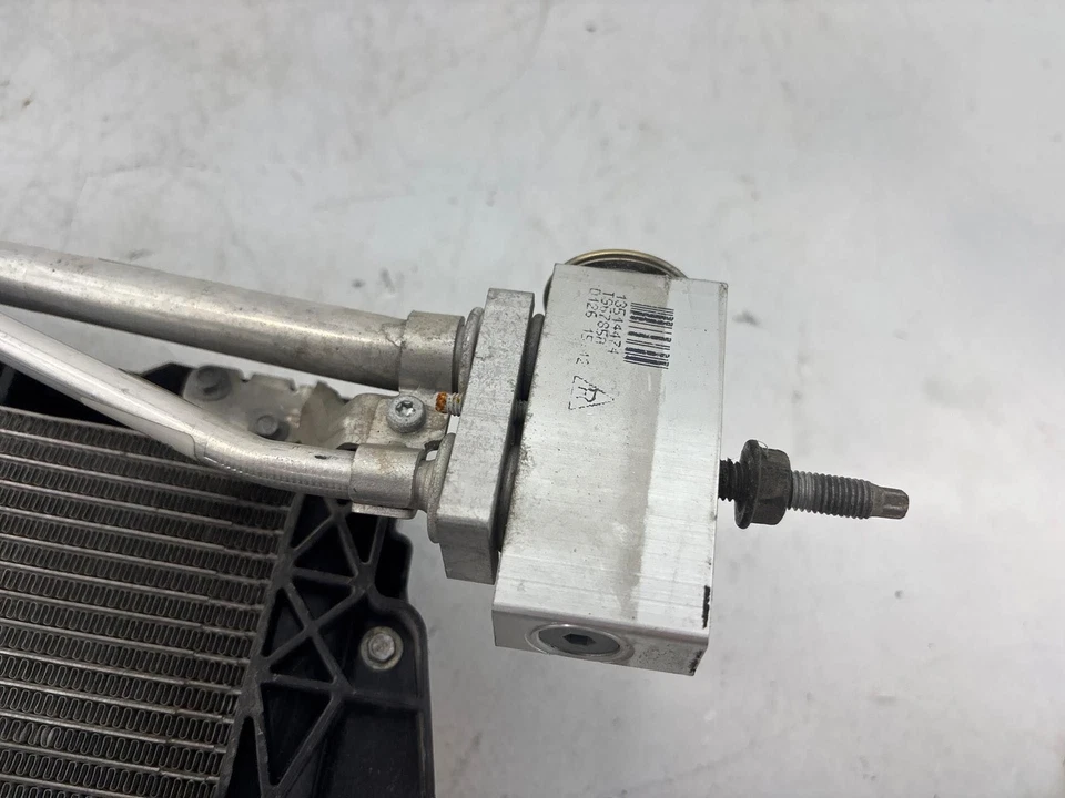 Núcleo evaporador aire acondicionado HVAC GMC Yukon XL 2015-2020 FABRICANTE DE EQUIPOS ORIGINALES Foto 2 de 4